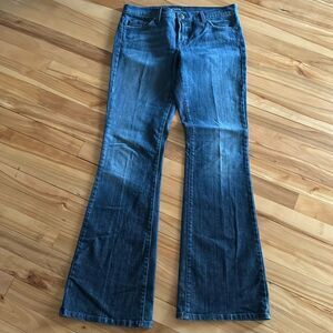 David Kahn jeanswear medium wash 5-pocket bootcut jeans. Size 30.